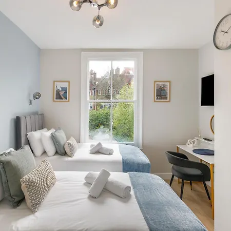 City Living Refined: Studio With Full Kitchen London Exterior photo